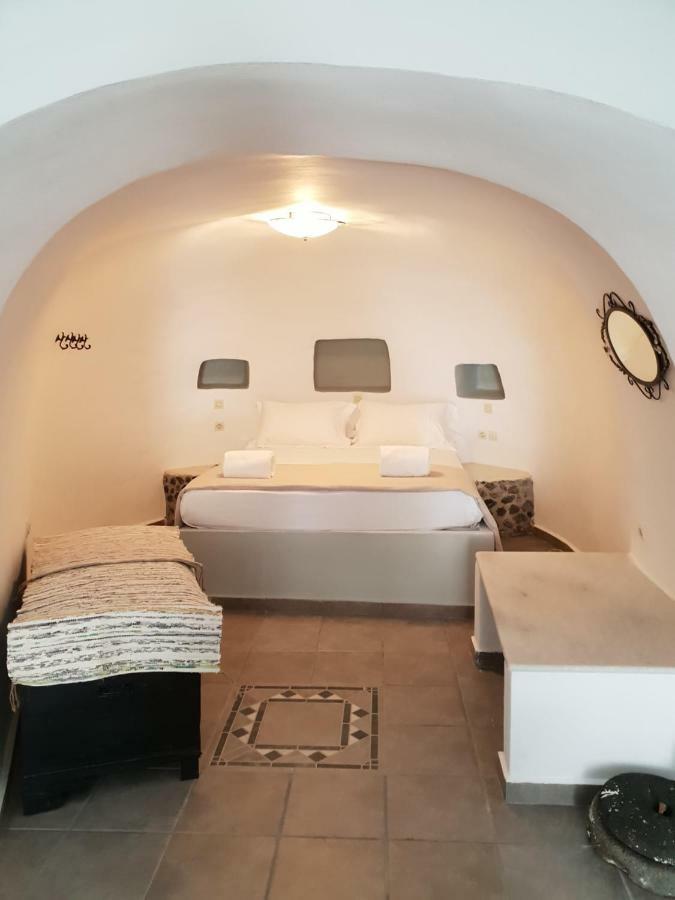 Cave House Martrona Villa Foinikia  Exterior photo